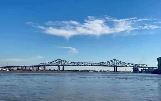 New Orleans bridge
