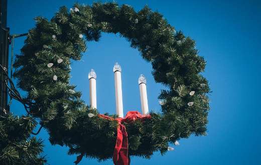 Christmas wreath candles