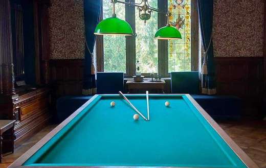 Schloss drachenburg pool table