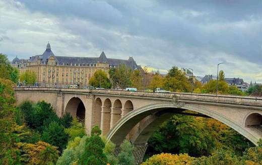 Deck arch bridge in Luxembourg City