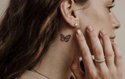 A woman fashion style with tattoo