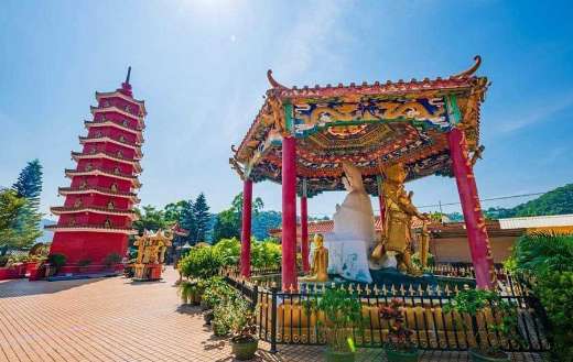Ten thousand buddhas monastery Hongkong