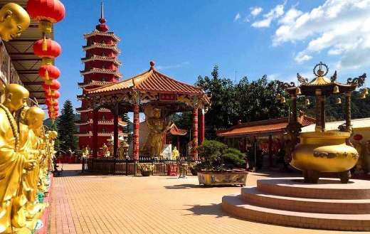 Buddhist temple in Hongkong 1