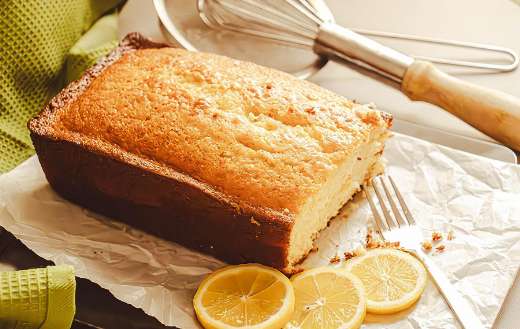Lemon cake as dessert