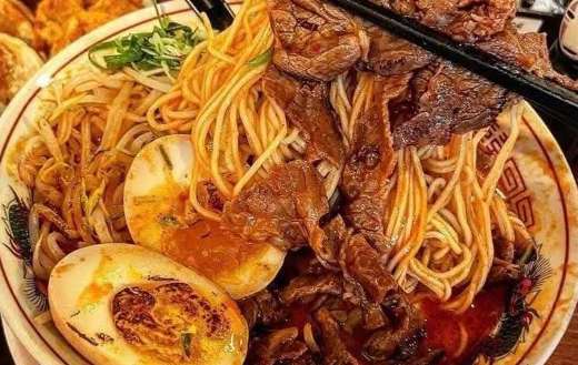 A kind of beef noodle soup with boiled egg