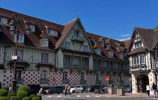 Building pixcture hotel Barriere le Normandy Deauville