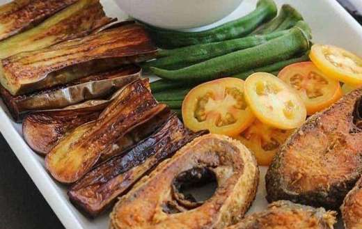 Fried milkfish and veggies