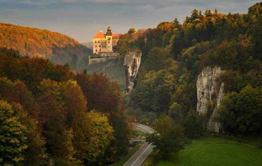 Pieskowa castle Poland autumn landscape