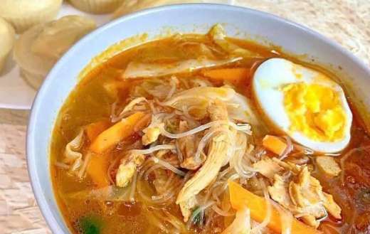 Chicken sotanghon soup