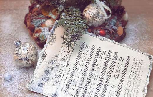 Christmas motif music sheet