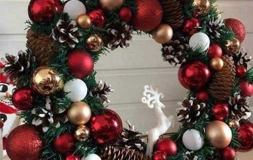 Christmas wreath holiday tradional decoration