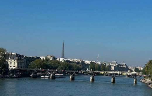 The Pont neuf oldest bridge in Paris